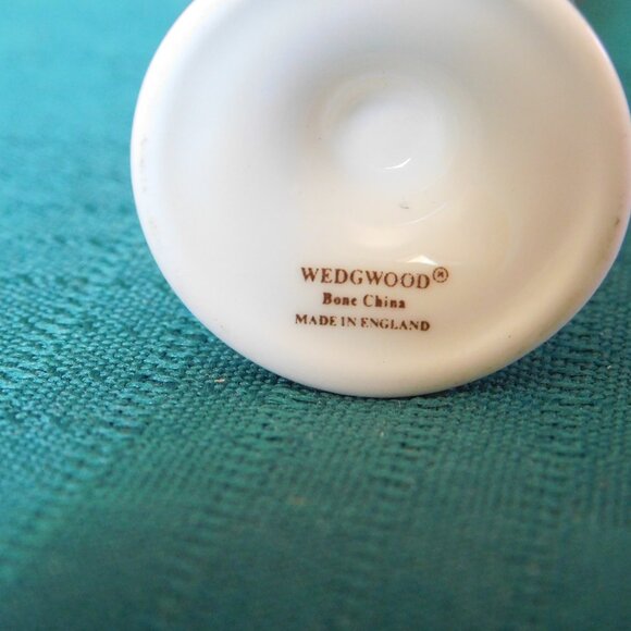 (Sold) Wedgwood Kutani Crane (1971) mini bud vase mint condition - Picture 6 of 6